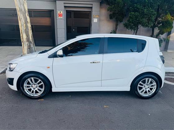 CHEVROLET SONIC 1.6 LTZ 16V FLEX 4P AUTOMÁTICO CHEVROLET SONIC 1.6 LTZ 16V FLEX 4P AUTOMÁTICO